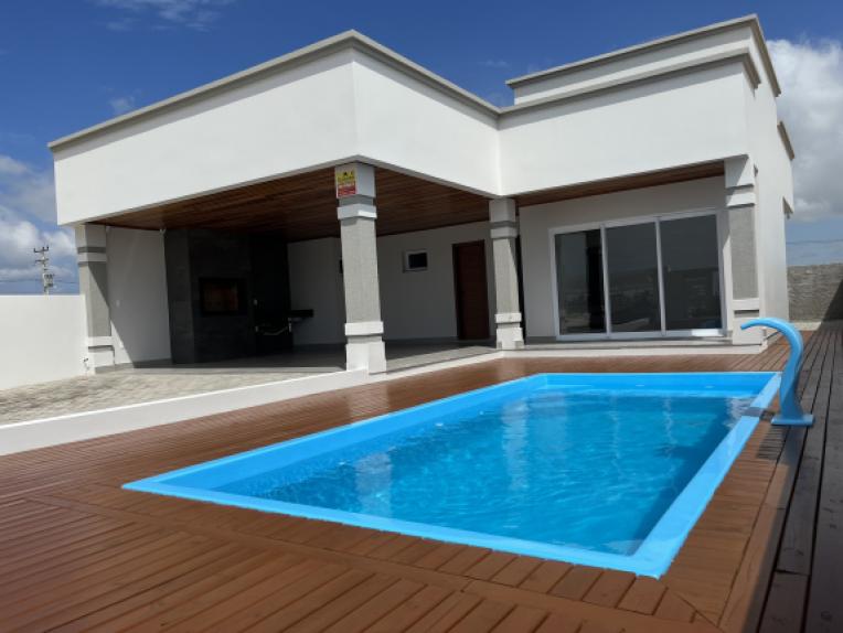 CASA ALTO PADRÃO NA PRAIA - 600 M DO MAR- LOT. JD NOVA BÚZIOS